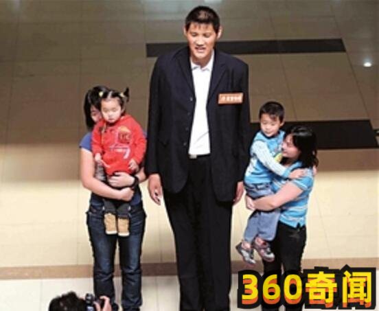 中国最高的人是谁：詹世钗身高高达3.19米(5)